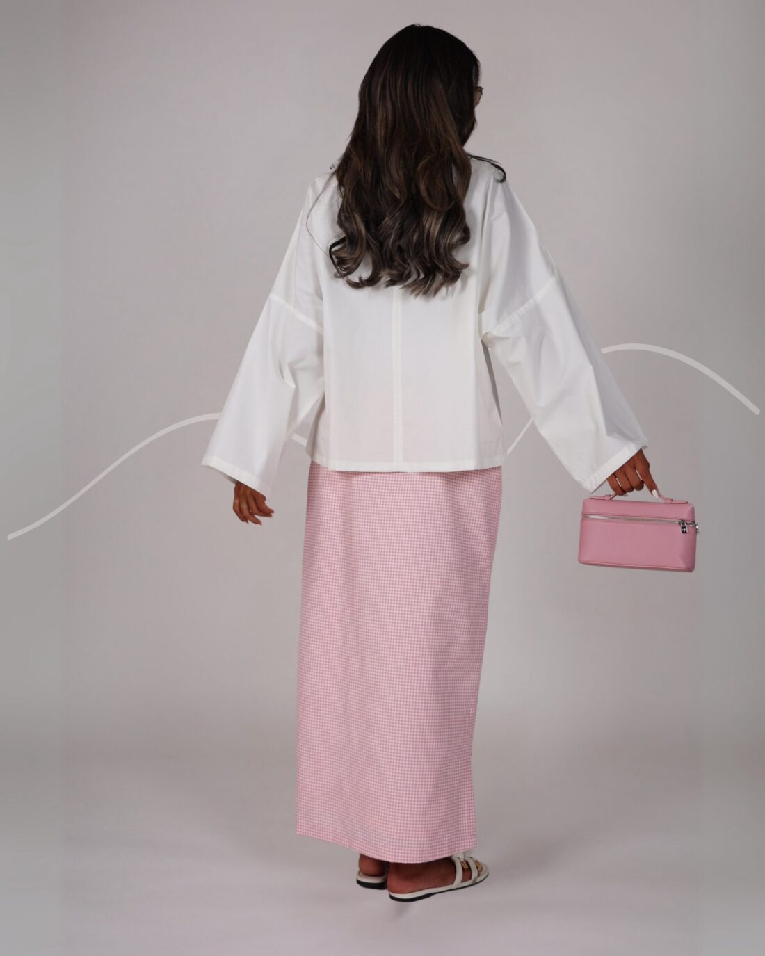 White shirt with pink skirt - Image 2