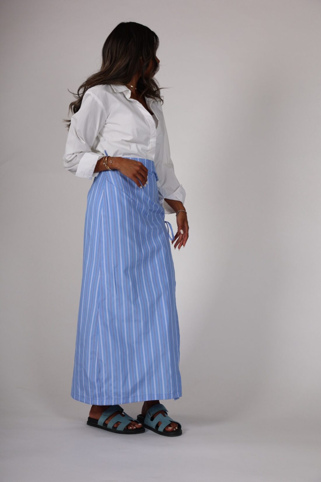 White shirt with wrapped skirt - Image 3