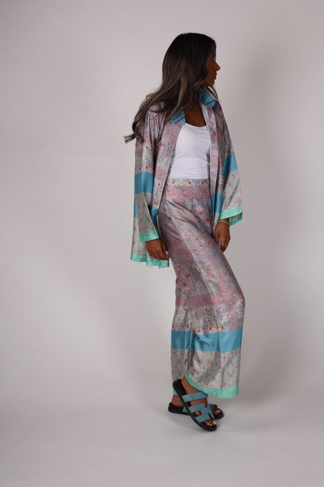 Silk shirt+pants - Image 2